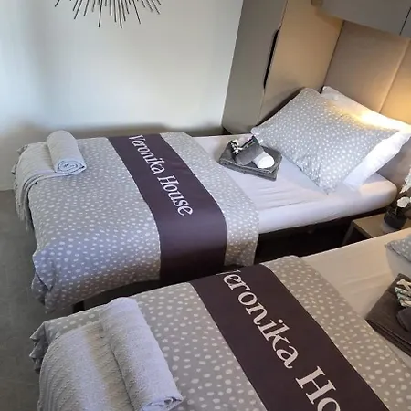 Mobile Veronika 营地 *